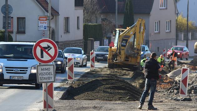 V Kralovicích jsou v plném proudu práce na průtahu