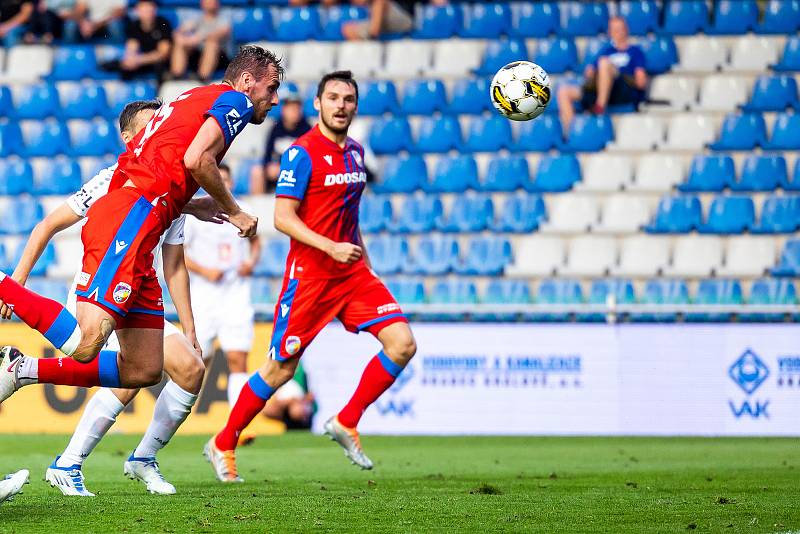 Hradec Králové - Viktoria Plzeň (červenomodrá) 1:2.