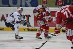 Ve 36. kole extraligy zdolali hokejisté HC Plzeň 1929 (v bílém) v domácím prostředí Třinec 3:1. 