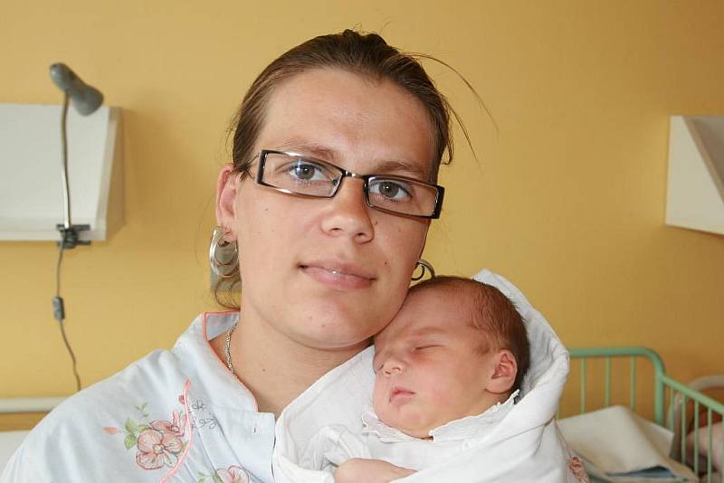 Marcele a Petru Krátkým se 5. května v 5.50 hod. narodil v Mulačově nemocnici syn Vojta (3,40 kg, 52 cm). Manželé ze Lhoty u Plzně už mají doma čtyřletého chlapečka Petříka