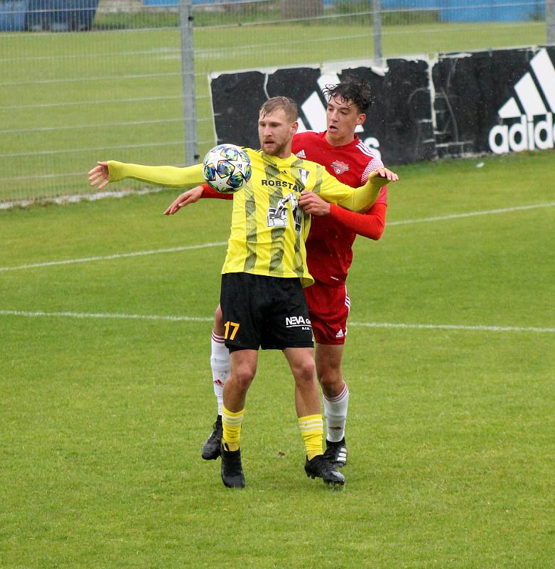 Z archivu: FK Robstav Přeštice (žlutí) - Petřín Plzeň.