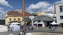 Kvůli revitalizaci prostoru za OC Plzeň Plaza probíhá letošní Fresh Festival na nádvoří plzeňského pivovaru.