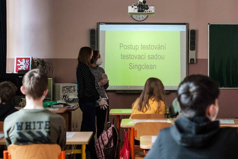Otevření tříd druhého stupně na Masarykově základní škole v Plzni.