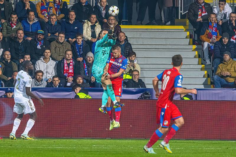 Fotbalisté Viktorie Plzeň podlehli v dalším utkání Ligy mistrů na domácím hřišti Bayernu Mnichov 2:4.