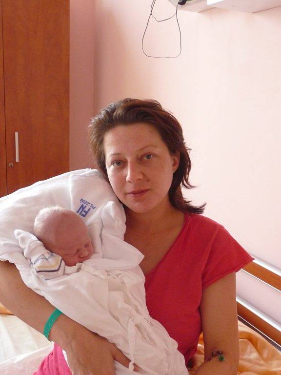 Prvorozený Jaroslav (3,10 kg, 51 cm) přišel na svět 24. září v 1:55 ve Fakultní nemocnici v Plzni. Z narození svého syna se radují rodiče Jarmila a Miroslav Víchovi z Obory.