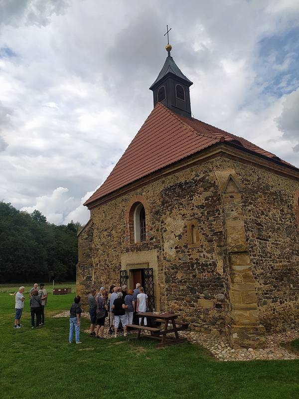 Uskupení Petr Novák Forever odehrálo další koncert v kostele sv. Petra a Pavla v Dolanech u Hlinců.