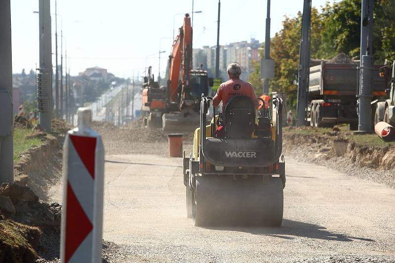 Rekonstrukce tramvajového kolejiště linky č. 1 v Plaské ulici v Plzni.