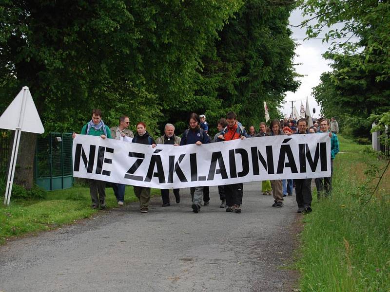 Odpůrci výstavby americké radarové základny se v neděli vypravili na kontrolu kóty 718,8 v Brdech