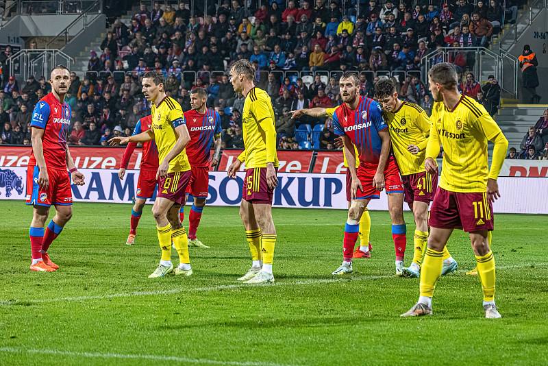 Série neporazitelnosti fotbalistů Viktorie Plzeň skončila po 35 zápasech, v sobotu prohráli v 15. kole FORTUNA:LIGY doma s pražskou Spartou 0:1.