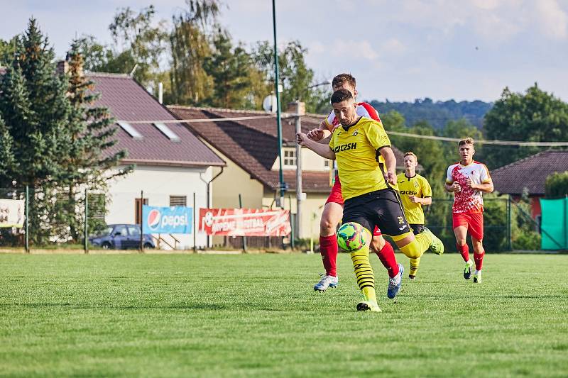 2. kolo KPM: TJ Sokol Lhota (žlutí) - SK Slavia Vejprnice 3:2.