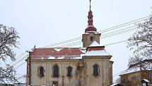 Původně farní, dnes filiální kostel Nejsvětější Trojice v Jezné na severním Plzeňsku je chráněnou kulturní památkou.