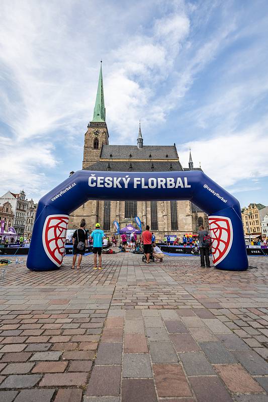 Street Floorball v Plzni vyhrál tým Zapomeňte.