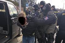 Muže, po kterém policisté pátrali celé čtvrteční dopoledne, dopadli v Černicích.