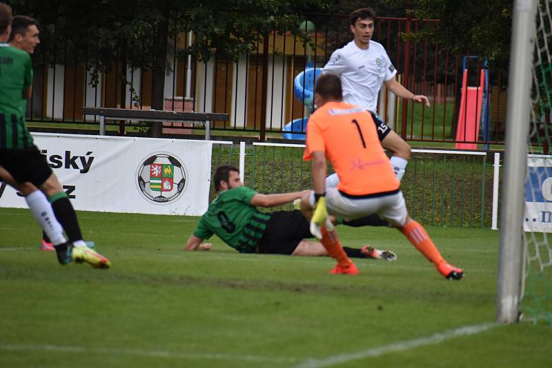 7. kolo FORTUNA divize A: FC Rokycany (na snímku fotbalisté v zelených dresech) - FK VIAGEM Příbram 3:1.