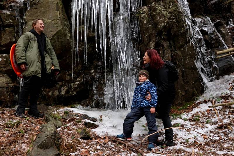 Zůstávají za ní stovky krásných fotografií zvířat a rostlin. Kateřina Misíková ale kromě focení také zpívá a miluje přírodu.