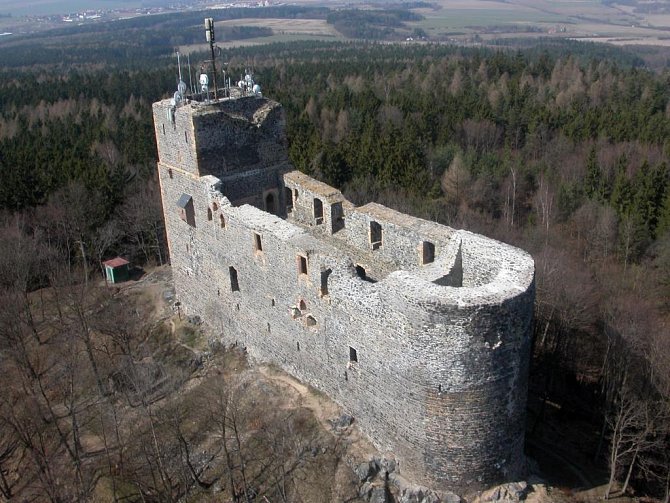 Středověký hrad Radyně ve Starém Plzenci nedaleko Plzně.