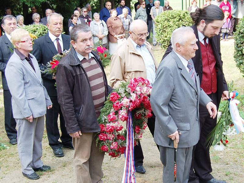 Pietními akty v Tachově a u památníku na Pístově začaly o víkendu oslavy konce druhé světové války na Tachovsku