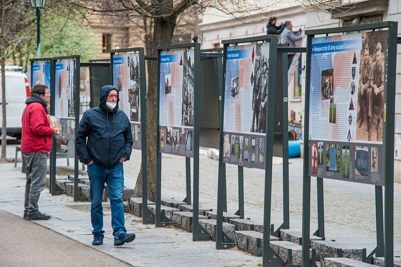 Plzeň, Smetanovy sady, venkovní výstava Svoboda nebyla zadarmo.