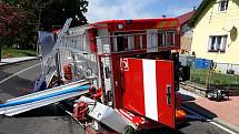 Havarovaný vůz merklínských hasičů v Kolušově