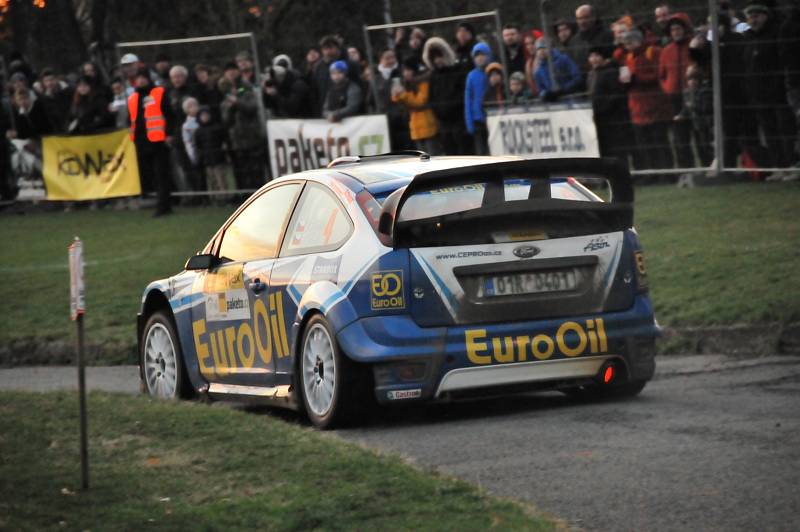 Posádka plzeňského EuroOil teamu Václav Pech - Petr Uhel s vozem Ford Focus WRC překvapivě vyhrála úvodní podnik domácího šampionátu Kowax Valašská Rally ValMez.