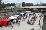 Festival lokální gastronomie Tuto jídlo na náplavce pod mostem U Jána.