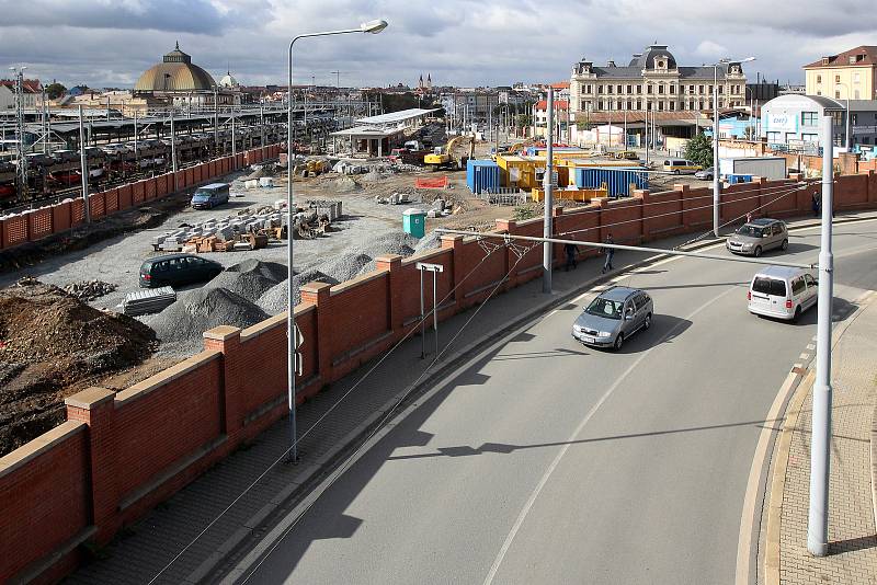 Rekonstrukce hlavního nádraží v Plzni.
