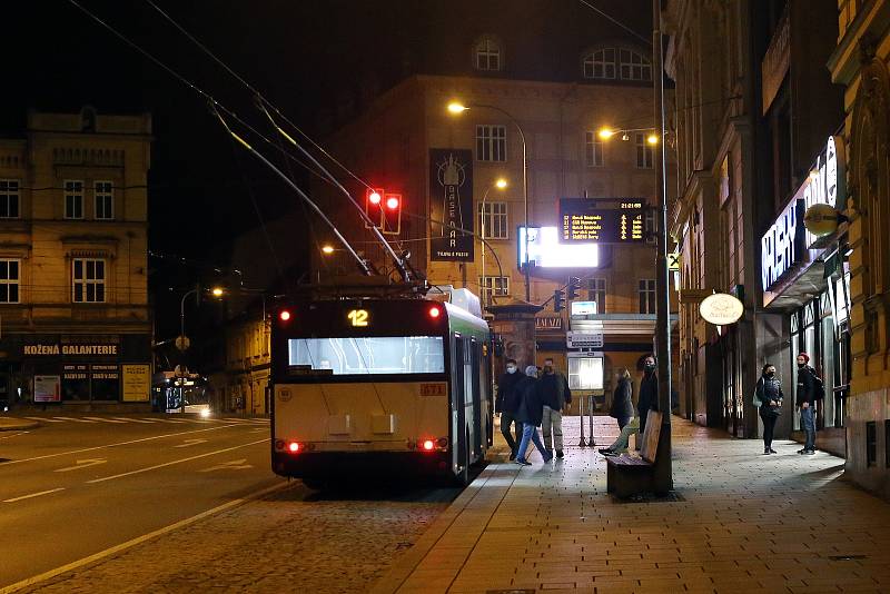 Americká třída v Plzni, zastávka MHD U Práce