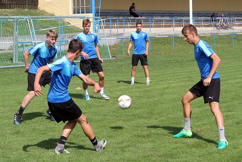 Dorostenci Viktorie trénují v Tlučné na nadcházející sezonu.