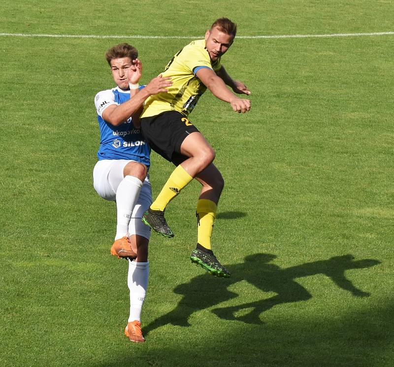 FC SILON Táborsko - FK ROBSTAV Přeštice (žlutí) 2:2.