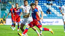 Hradec Králové - Viktoria Plzeň (červenomodrá) 1:2.