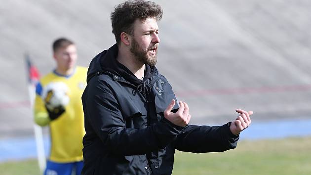 FORTUNA divize A (17. kolo): SK Petřín Plzeň (na snímku fotbalisté v červených dresech) - SENCO Doubravka (žlutí) 4:0.