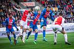 Fotbalisté Viktorie Plzeň remizovali v ligovém šlágru s pražskou Slavií 1:1 před zaplněným hledištěm.