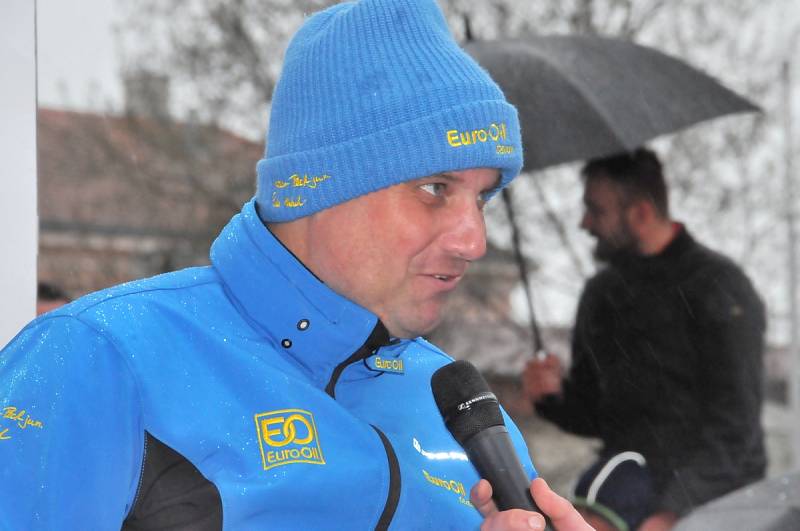 Posádka plzeňského EuroOil teamu Václav Pech - Petr Uhel s vozem Ford Focus WRC překvapivě vyhrála úvodní podnik domácího šampionátu Kowax Valašská Rally ValMez.