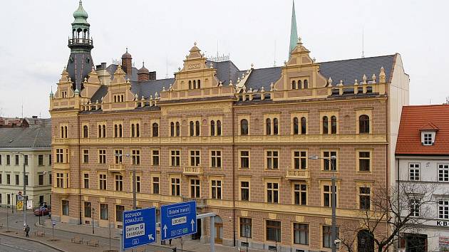 Budova Fakulty právnické Západočeské univerzity v Plzni.