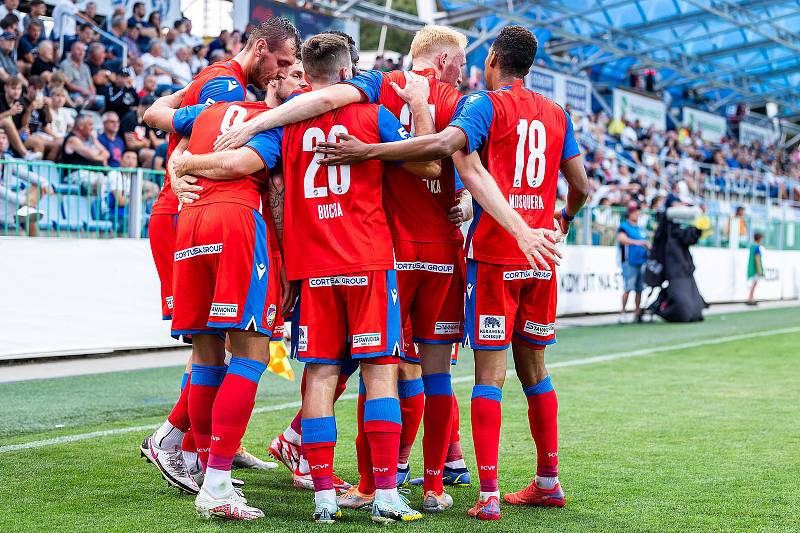 Hradec Králové - Viktoria Plzeň (červenomodrá) 1:2.