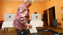 Jedny z prvních hlasů ve volební místnosti JAS Slovany