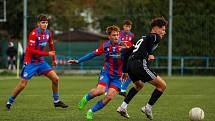 9. kolo ČLD U19: FC Viktoria Plzeň U19 B (na snímku fotbalisté v červenomodrých dresech) - SK Dynamo České Budějovice U19 B 3:0 (1:0).