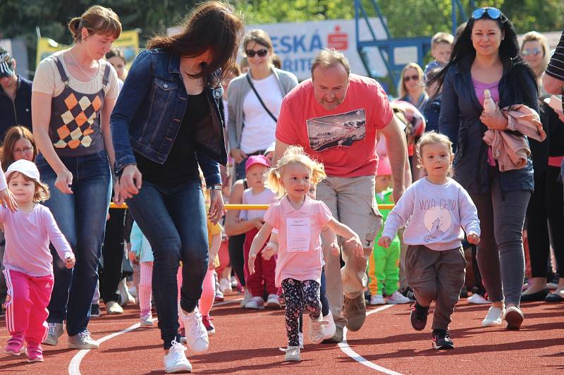 Tradiční Běh města Nýřany 2017 rozhýbal dospělé i děti.