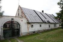 Selská usedlost na Bolevecké návsi, kde začne vyrůstat vesnické muzeum