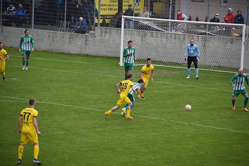 Až na čtvrtý pokus se dočkali fotbalisté Robstavu Přeštice prvního jarního vítězství, doma porazili Hostouň 2:1.