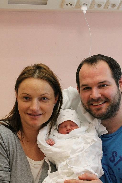 Maminka Vendula Stauberová a tatínek Tomáš Janda z Plzně chovají Sáru Michaelu (3,14 kg, 49 cm), která se narodila 6. března ve 14:54 ve FN v Plzni