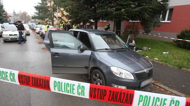 Policisté v Plzni-Lobzích vyšetřují napadení ženy. Agresor ji polil kyselinou