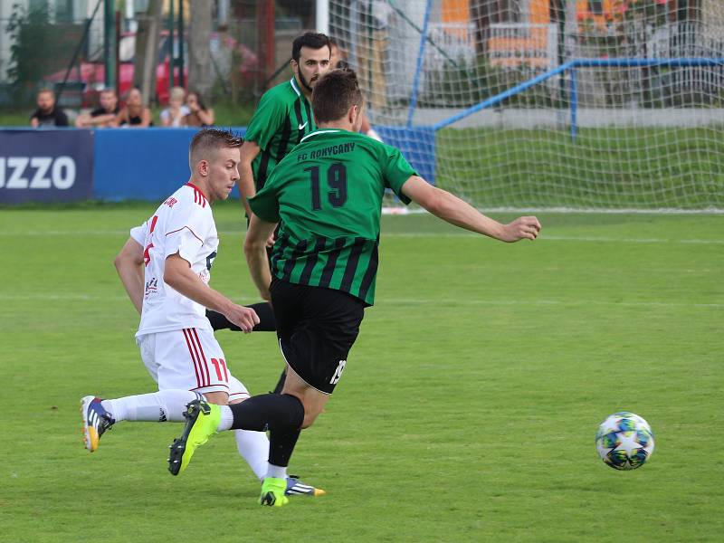 Fotbalový divizní zápas SK Klatovy 1898 (bílí) - FC Rokycany.