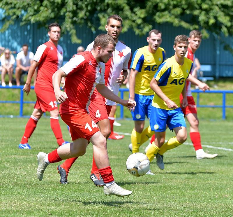 První výhru v rámci letní přípravy si připsali na účet fotbalisté karlovarské Slavie, když porazili Teplice B 2:0.