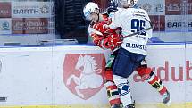 Hokejové utkání Tipsport extraligy v ledním hokeji mezi HC Dynamo Pardubice (v červenobílém) a HC Škoda Plzeň v pardudubické Enterie areně, 7. 12. 2021.