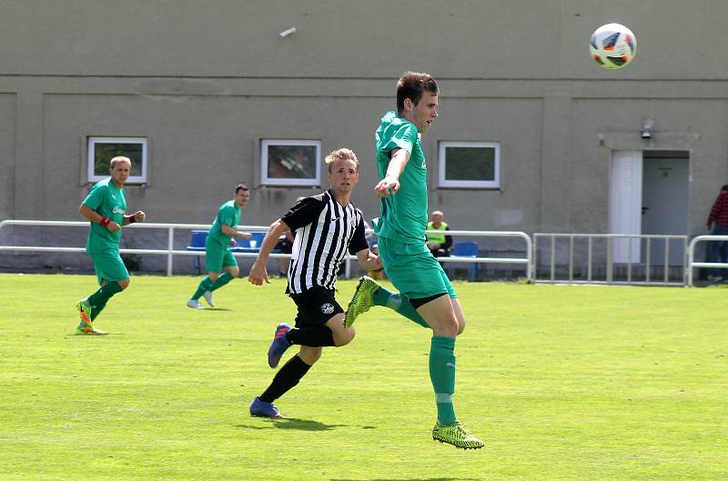 23. kolo I. B třídy, skupina C: SK Smíchov (černí) - Kozolupy 8:0.