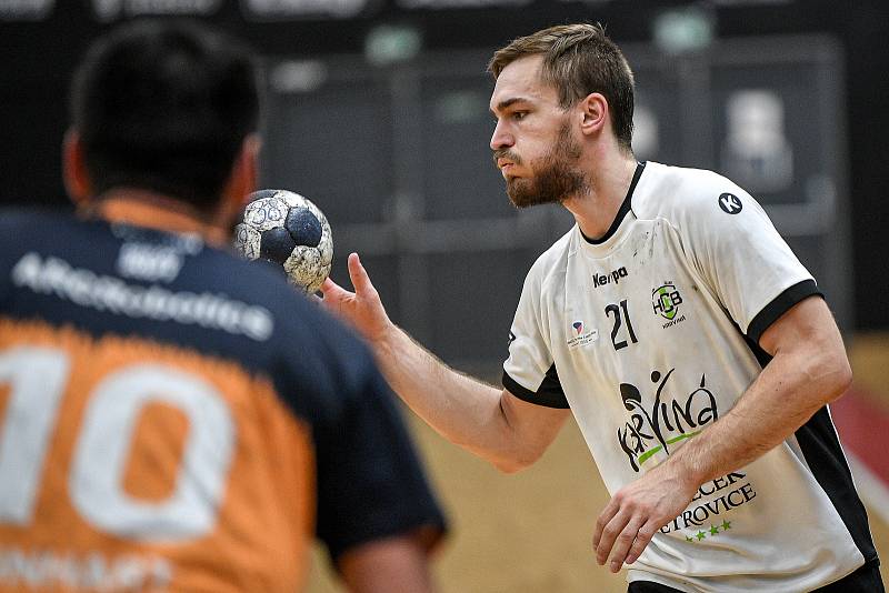 Finále play off házenkářské extraligy mužů - 3. zápas: Karviná - Talent tým Plzeňského kraje, 21. května 2022 v Karviné. Patrik Fulnek z Karviné.