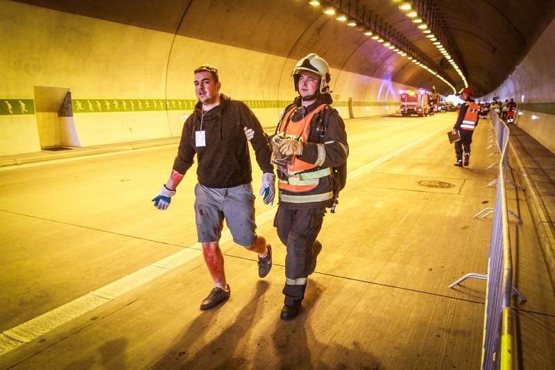 V tunelu Valík se konalo velké cvičení složek integrovaného záchranného systému