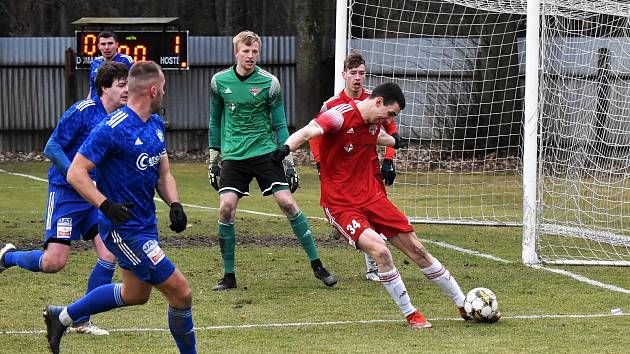 FORTUNA divize A (16. kolo): SK Otava Katovice - SK Petřín Plzeň (na snímku fotbalisté v červených dresech) 1:1.