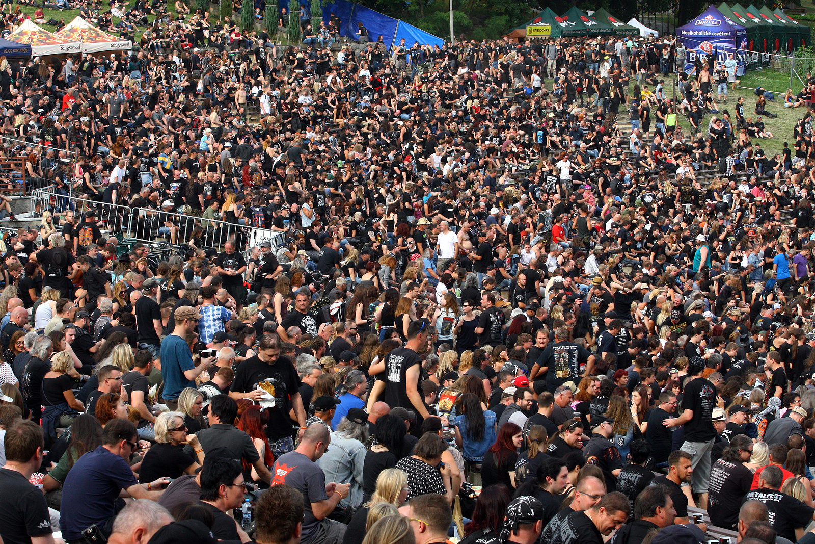 FOTO: Metalfest trhal rekordy. Do Plzně za hudbou přijelo skoro 15 tisíc  lidí - Tachovský deník
